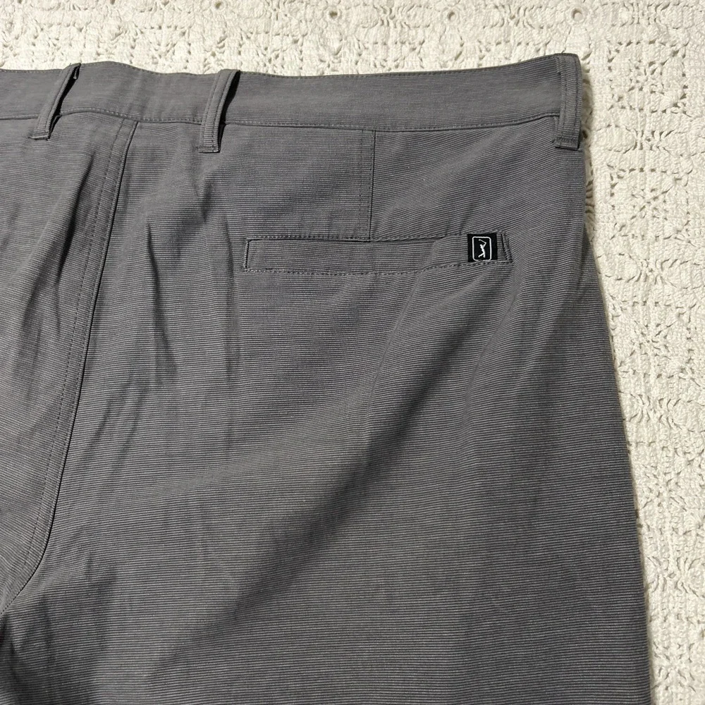 PGA Tour Men's Flat Front Flex Golf Stretch Shorts Size 38 Gray Stripe